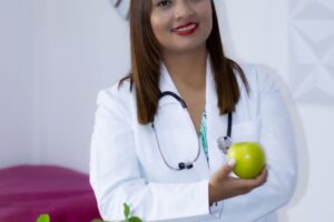 Lic. Cynthia Fuentes Flores, Nutriólogo clínico